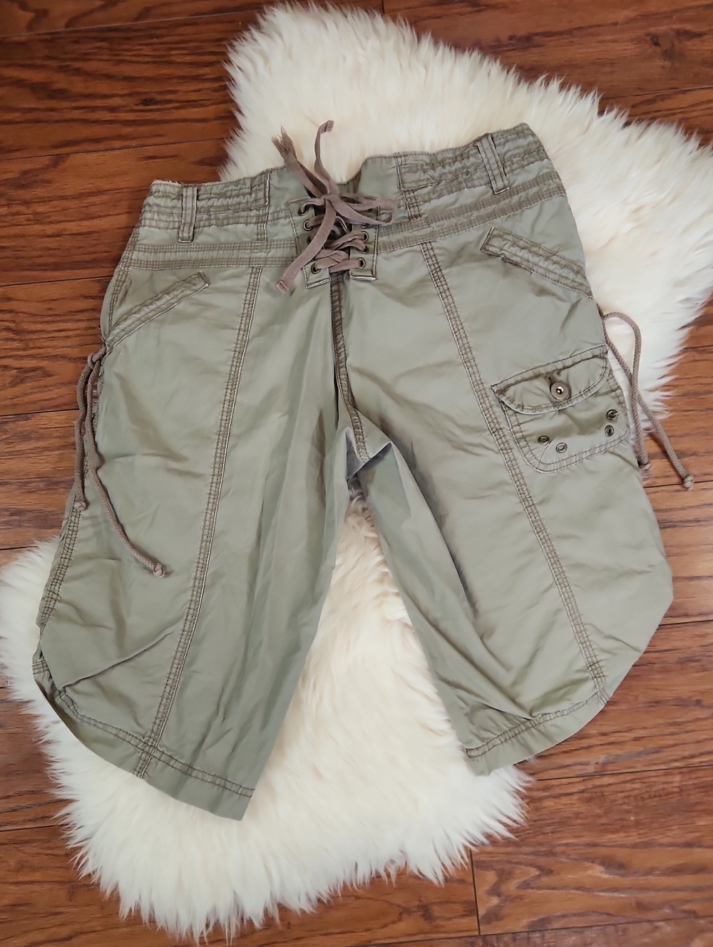 Y2k No Boundaries Low Rise Cargo Length Shorts - Picture 3 of 4
